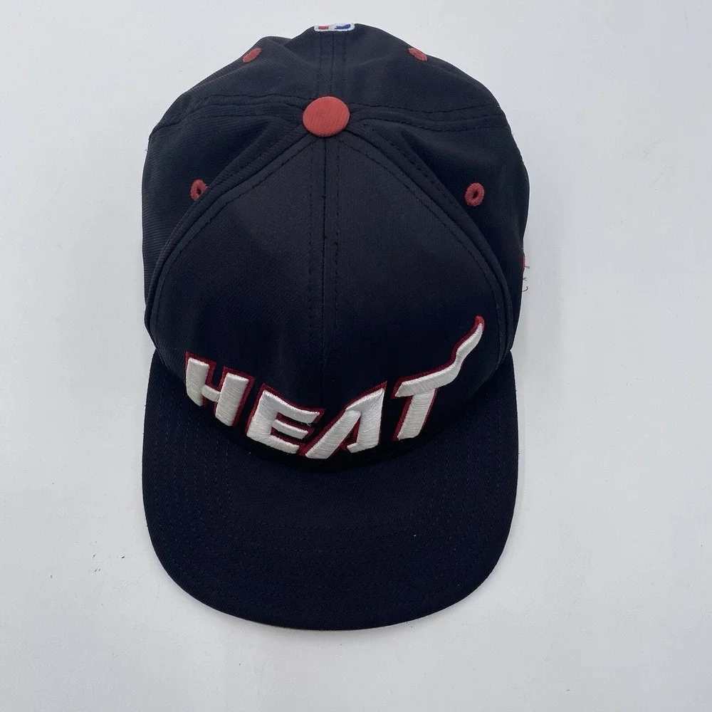 Miami Heat Hat‎ Throwback Adidas SnapBack Spellout Black Cleaned
